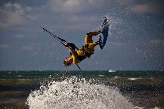 Kitesurfer in volle actie