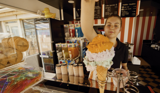 Genieten van een ijsje