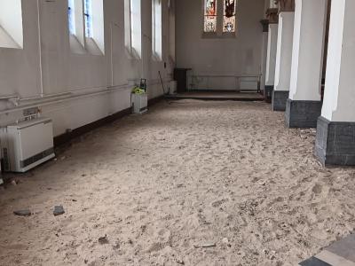 De zandgrond komt tevoorschijn