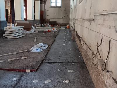 Chappe komt bovenop de ventilatiebuizen